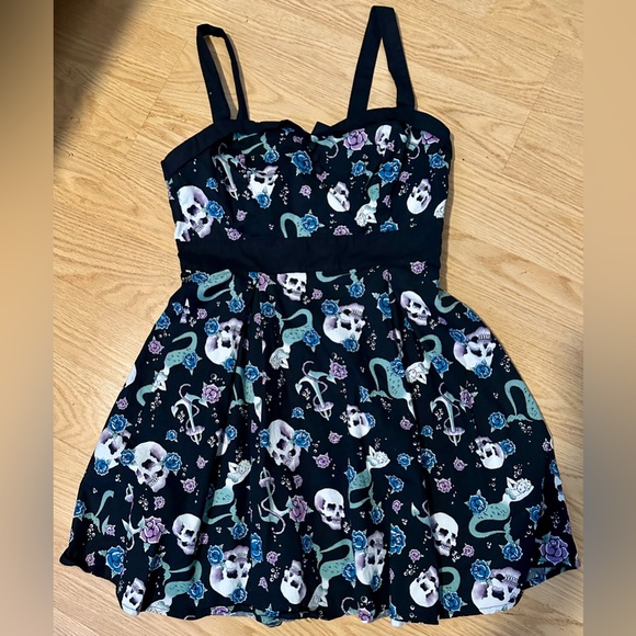Hot Topic Black Skull Mermaid Rose Dress Sz Med Rockabilly Cute Goth Skater - Picture 3 of 11